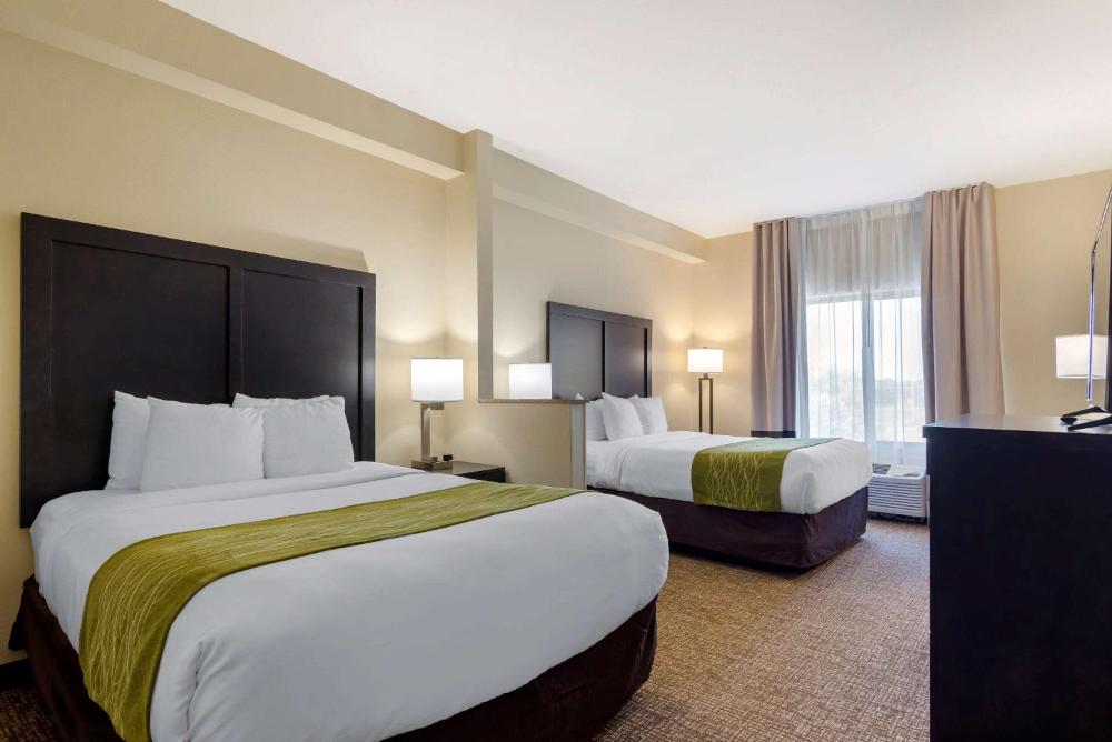 Queen Room with Two Queen Beds - Non-Smoking interior